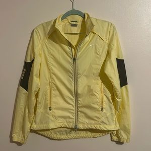 Nike women’s yellow running windbreaker